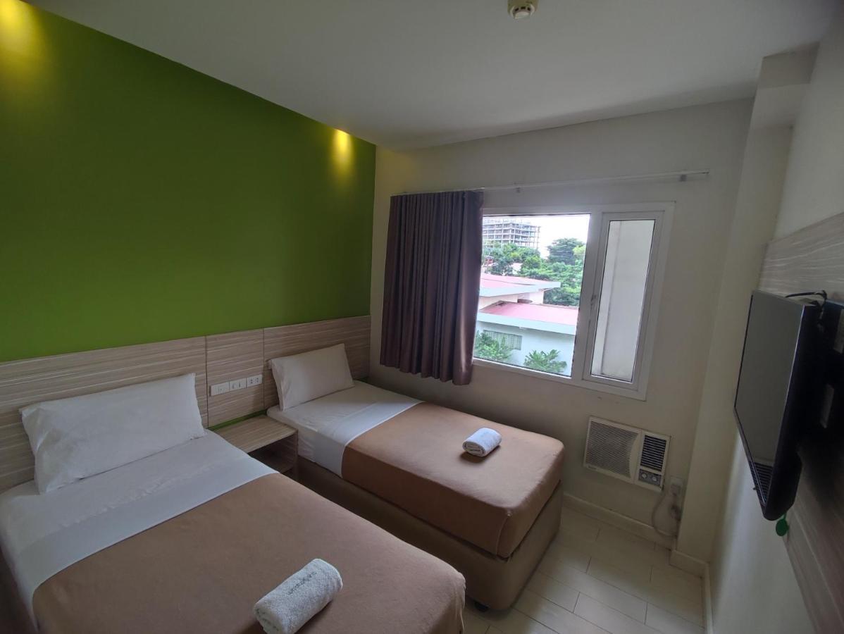 Westpoint Hotel Cebu Bagian luar foto