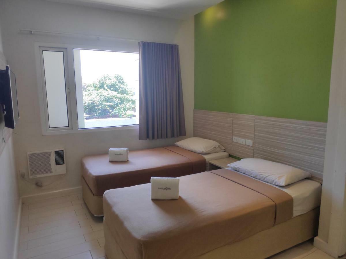 Westpoint Hotel Cebu Bagian luar foto