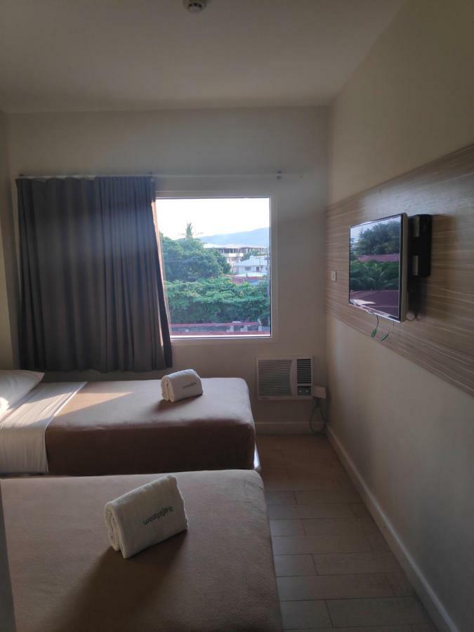 Westpoint Hotel Cebu Bagian luar foto